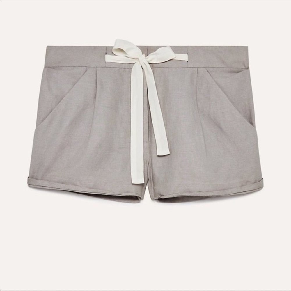 Aritzia Wilfred Allegra Short Light Grey Linen Shorts - Picture 4 of 15